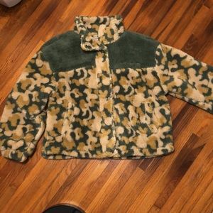 Warm and cozy full snap front pullover// wubby style// super warm//Sz. M 🌲